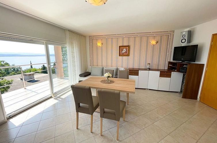 Appartement Wohnung in Dramalj mit Möbliertem Balkon
