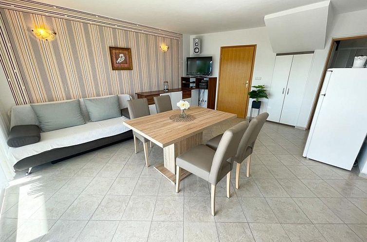 Appartement Wohnung in Dramalj mit Möbliertem Balkon