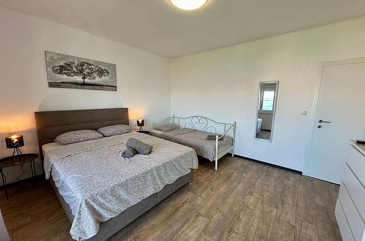 Appartement Wohnung in Dramalj mit Garten, Terrasse und Gril