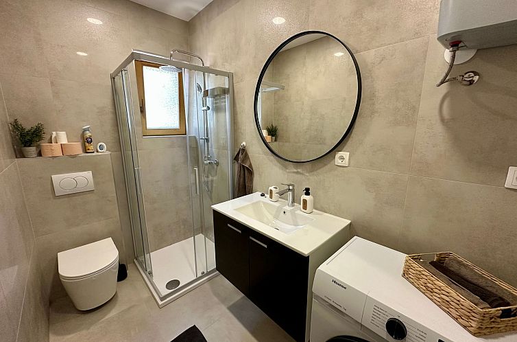 Appartement Wohnung in Dramalj mit Garten, Terrasse und Gril
