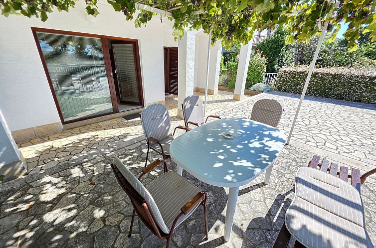 Appartement Wohnung für 4-5 Personen mit Terrasse