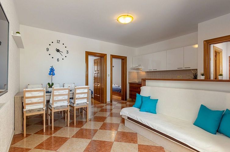 Appartement Wohnung mit Terrasse und Meerblick