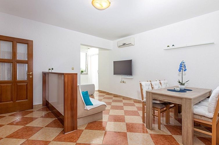 Appartement Wohnung mit Terrasse und Meerblick