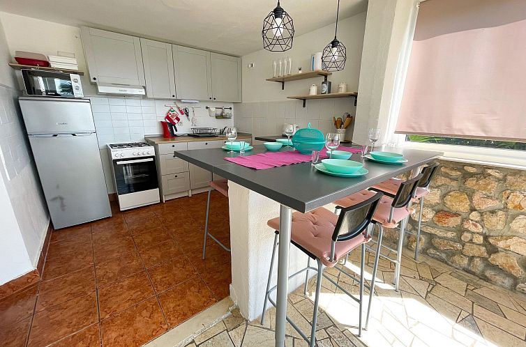 Appartement Appartement in Dramalj mit Grill und Terrasse