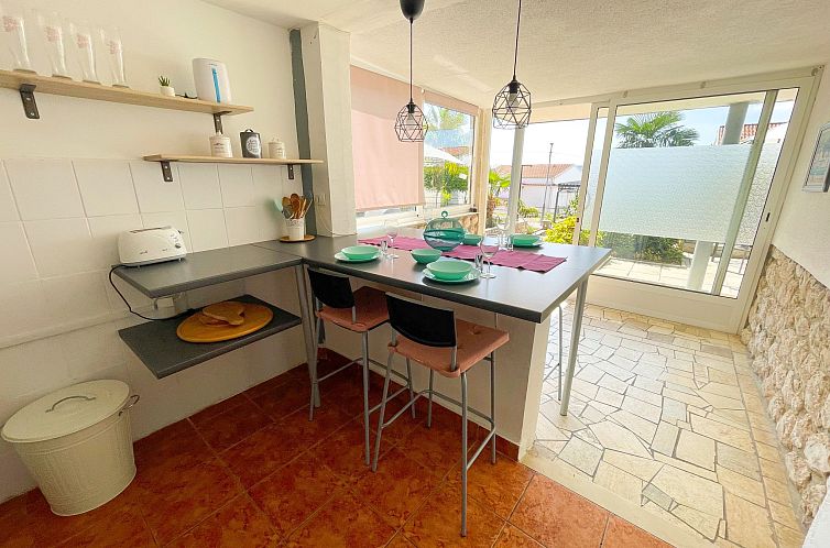 Appartement Appartement in Dramalj mit Grill und Terrasse