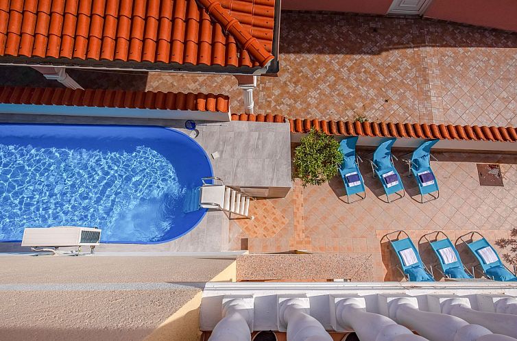 Appartement mit Balkon