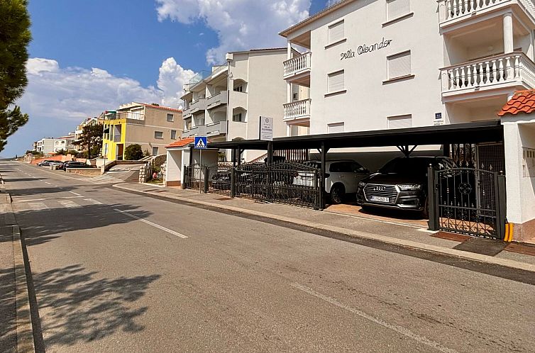 Appartement mit Balkon