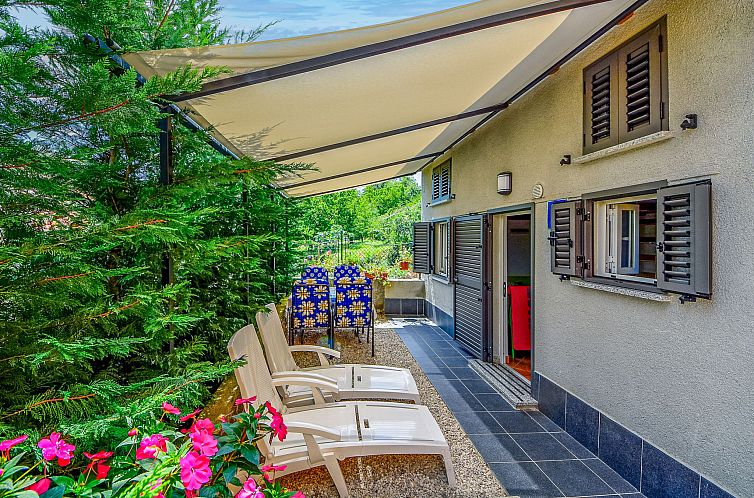 Guest house 1044430 - Holiday property Kvarner - Vakantiehuis Karolina