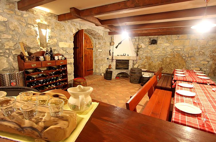 Vakantiehuis in Lovranska Draga mit großem Kamin