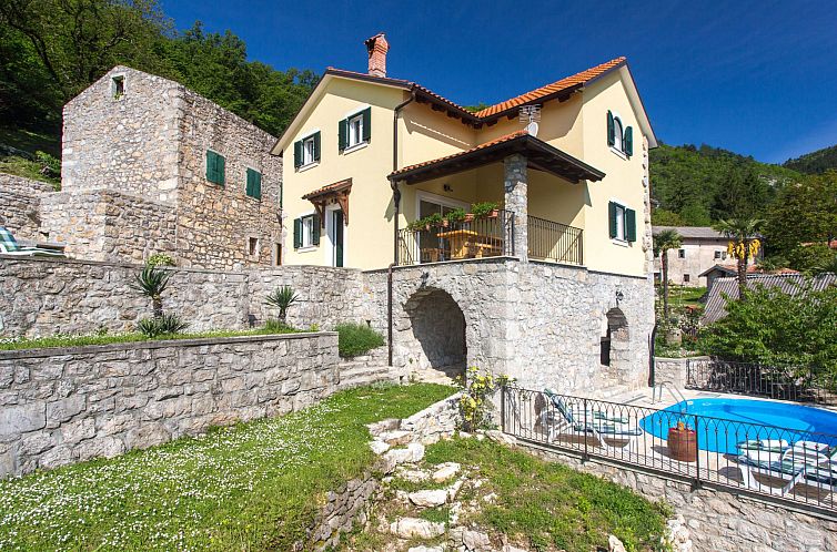 Vakantiehuis in Lovranska Draga mit großem Kamin