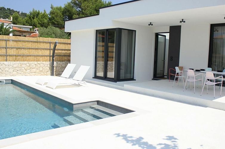 Vakantiehuis Luxuriöses Ferienhaus Sunny Garden in Barbat a