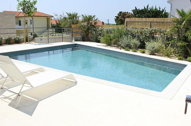 Vakantiehuis Luxuriöses Ferienhaus Sunny Garden in Barbat a