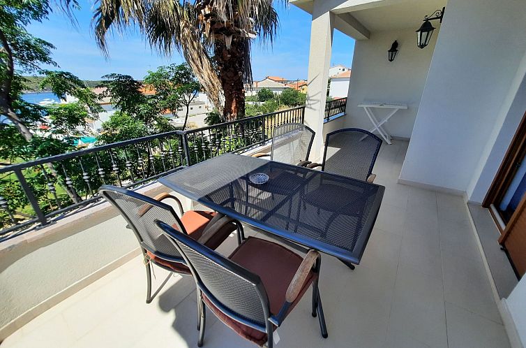 Appartement Appartement in Barbat mit Großer Terrasse