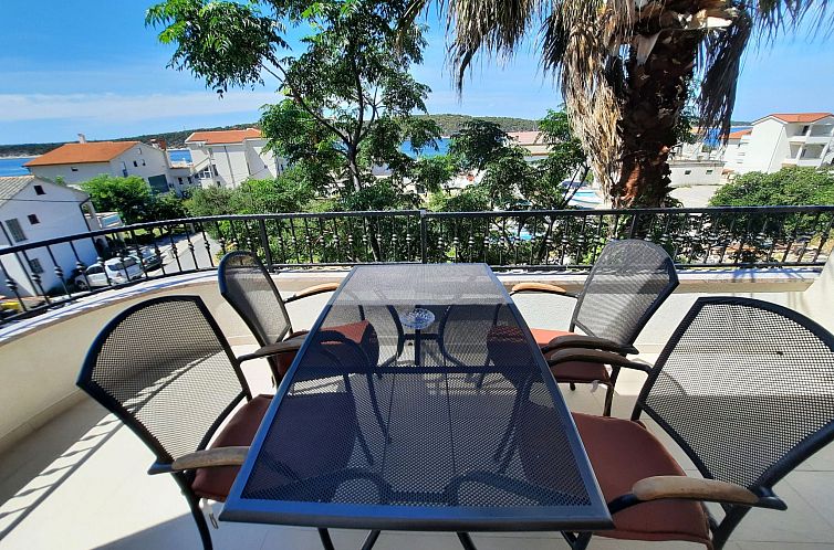 Appartement Appartement in Barbat mit Großer Terrasse
