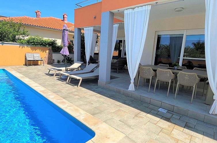 Vakantiehuis Villa Summer Escape in Barbat mit Garten und Au