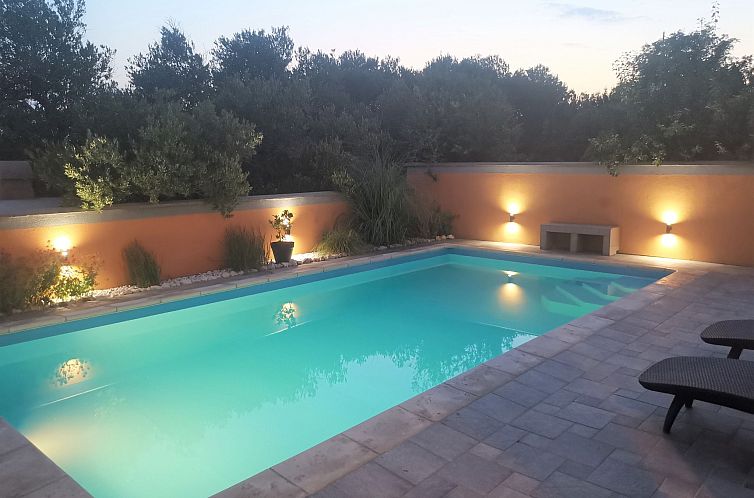 Vakantiehuis Villa Summer Escape in Barbat mit Garten und Au