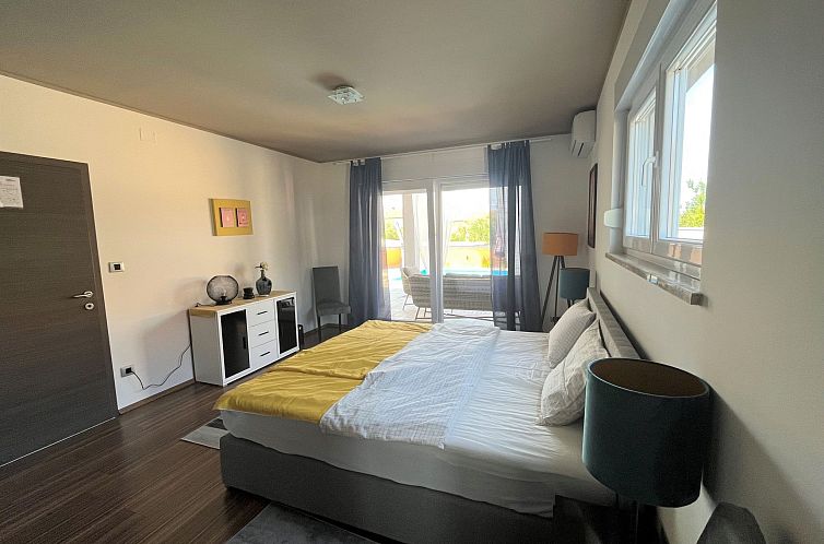 Vakantiehuis Villa Summer Escape in Barbat mit Garten und Au