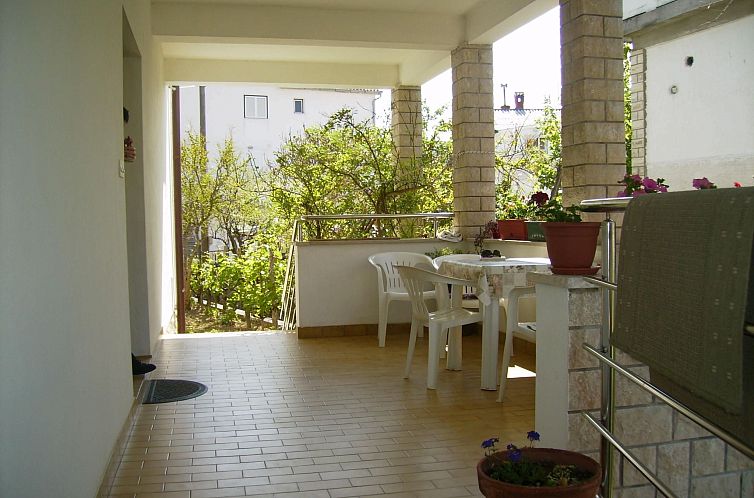 Appartement Große Wohnung in Palit mit Privatem Balkon