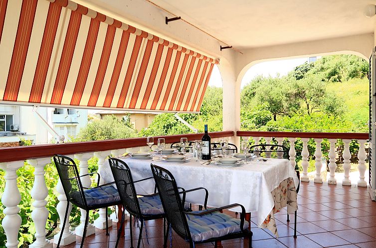 Guest house 1044759 - Apartment Kvarner - Appartement Dorka