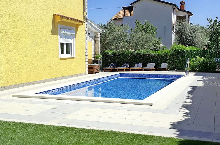 Vakantiehuis in Šilo mit Privatem Pool