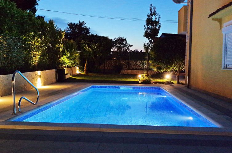 Vakantiehuis in Šilo mit Privatem Pool