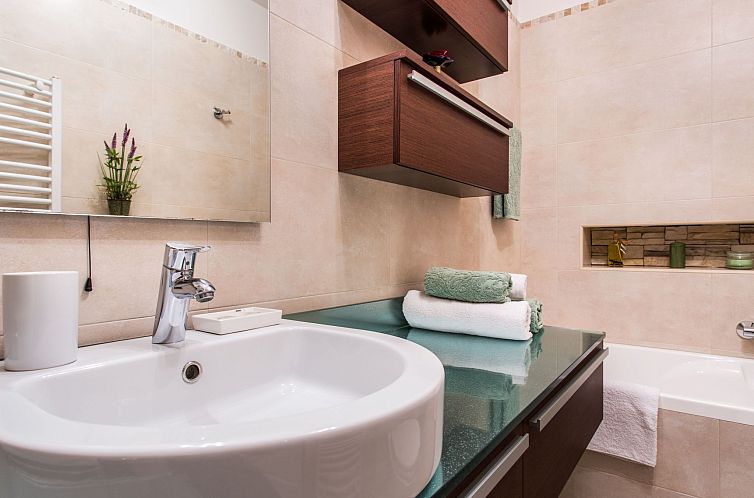 Appartement Ruhige Ferienwohnung Tina 8