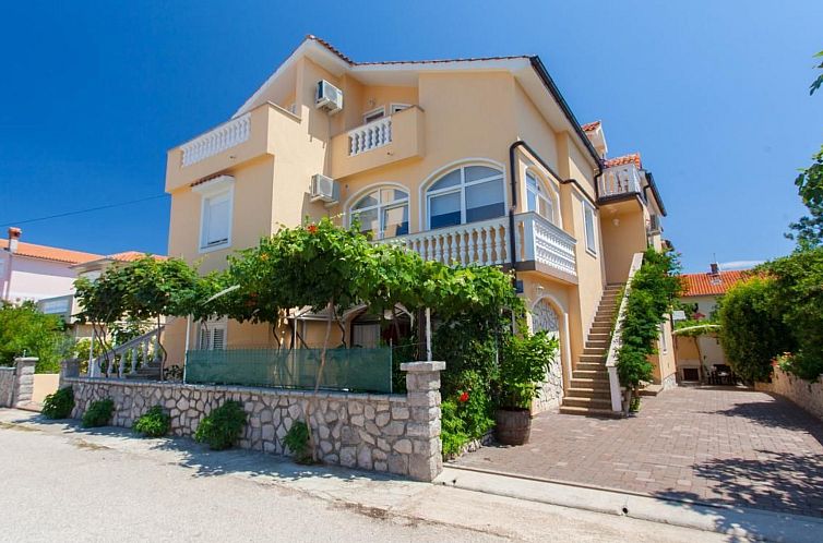 Unterkunft 1044952 - Appartement Kvarner - Appartement App mit Meerblick und Pool für 2-4 Personen