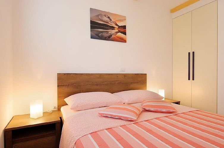 Appartement in Šilo mit Gemeinschaftspool