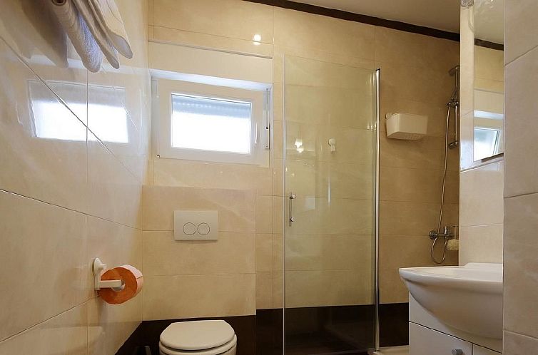 Appartement in Šilo mit Gemeinschaftspool