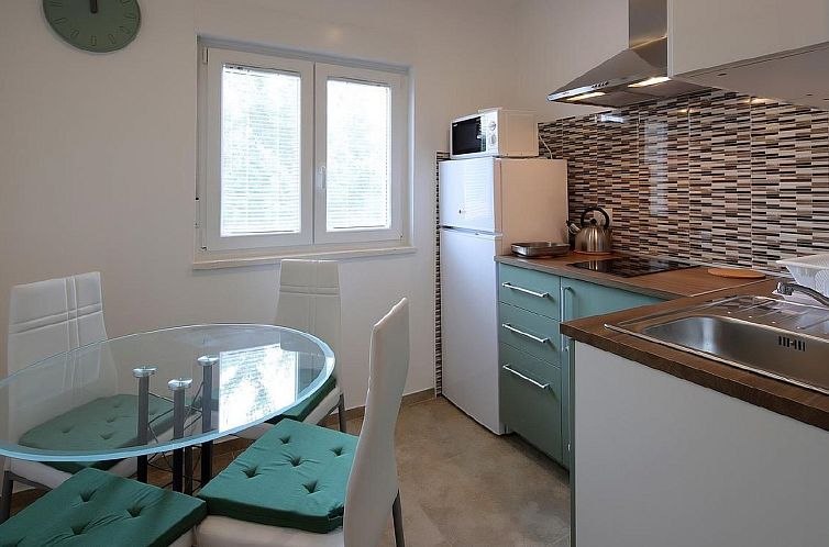 Appartement in Šilo mit Gemeinschaftspool