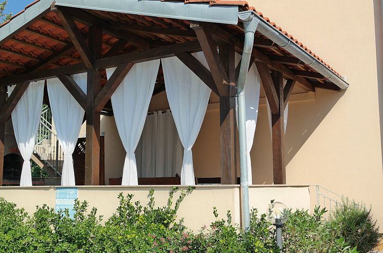 Appartement in Šilo mit Gemeinschaftspool