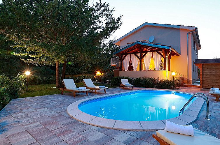 Unterkunft 1044956 - Appartement Kvarner - Appartement Wohnung in Šilo mit privatem Parkplatz