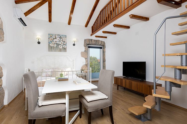 Vakantiehuis Paesana Heritage House