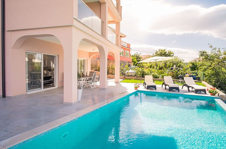 Appartement Luxuriöses Appartement Grohot mit privatem Infi