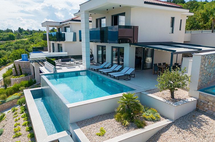 Vakantiehuis Luxuriöse Villa mit Pool und fantastischem Mee
