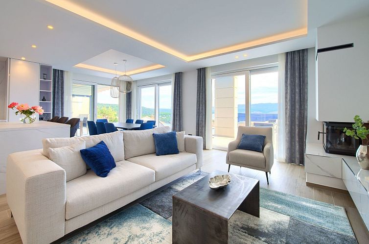 Vakantiehuis Luxuriöse Villa mit Pool und fantastischem Mee