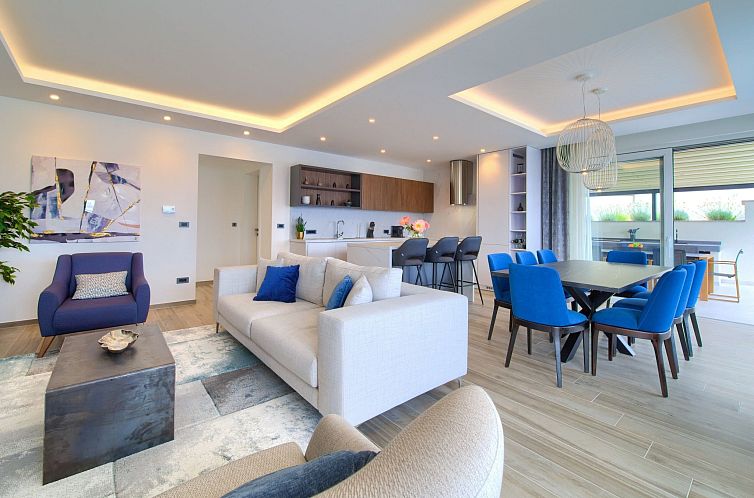 Vakantiehuis Luxuriöse Villa mit Pool und fantastischem Mee