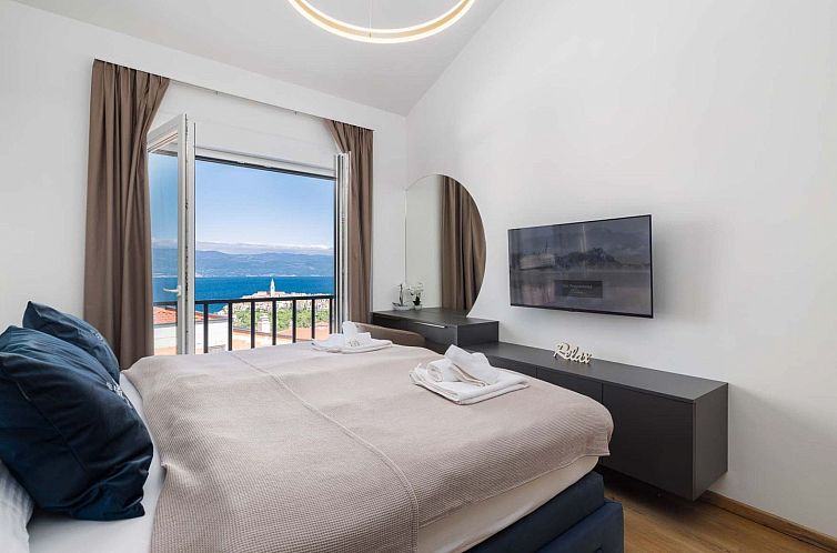 Vakantiehuis Brandneue Villa - Pool mit Panoramablick aufs M