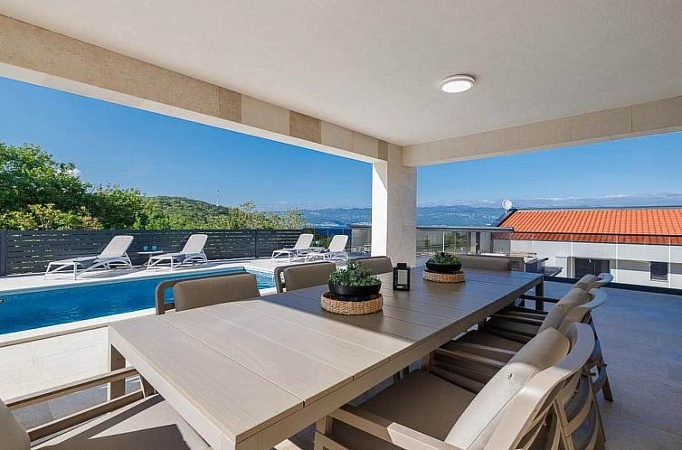 Vakantiehuis Brandneue Villa -beheizter Pool mit schönem Me