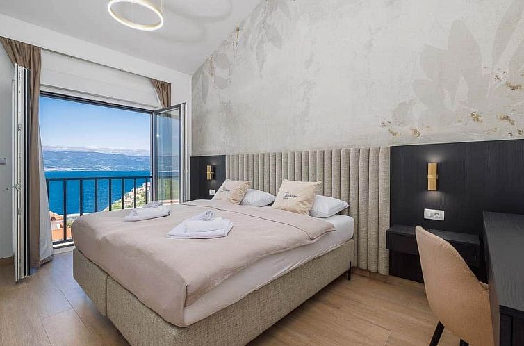 Vakantiehuis Brandneue Villa -beheizter Pool mit schönem Me