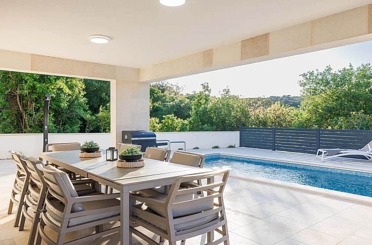 Vakantiehuis Brandneue Villa -beheizter Pool mit schönem Me