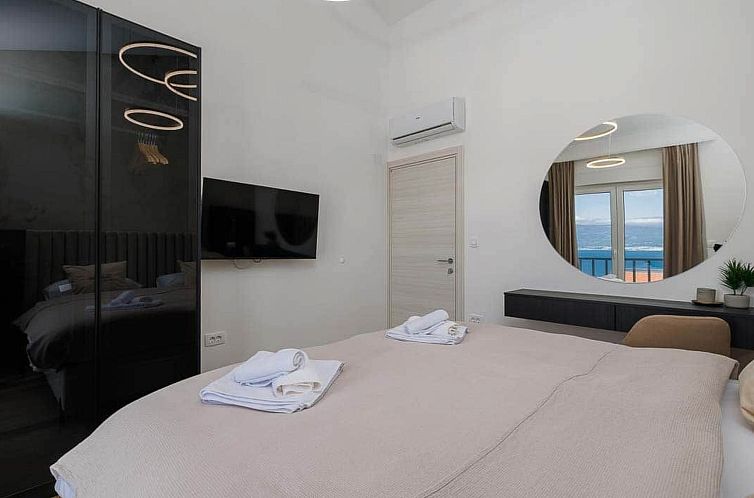 Vakantiehuis Brandneue Villa -beheizter Pool mit schönem Me