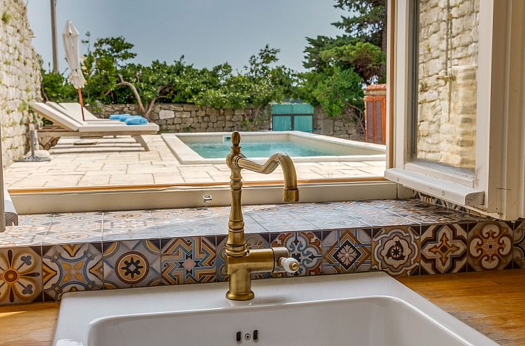 Vakantiehuis in Osor mit Privatem Pool