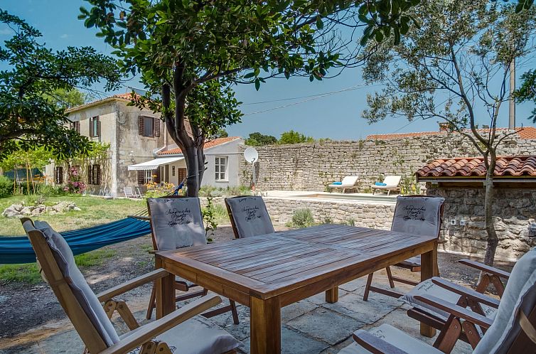 Vakantiehuis in Osor mit Privatem Pool