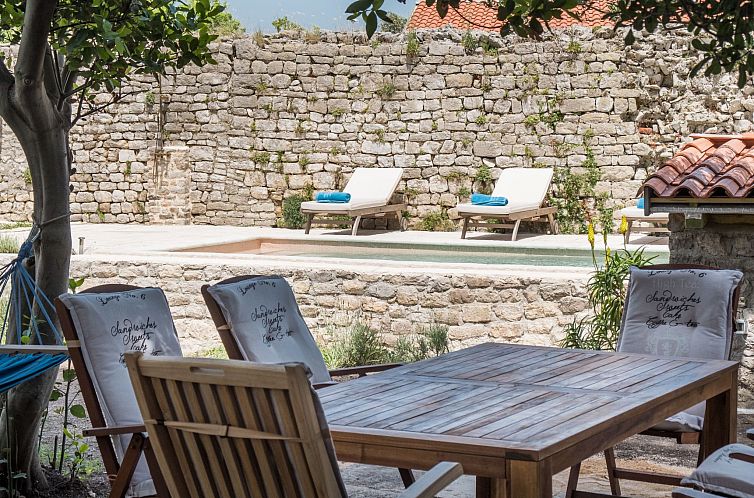 Vakantiehuis in Osor mit Privatem Pool