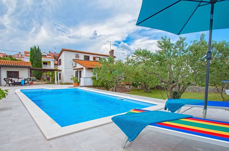 Unterkunft 1045408 - Ferienhaus Kvarner - Vakantiehuis Villa "Olive Tree" mit Schwimmbad