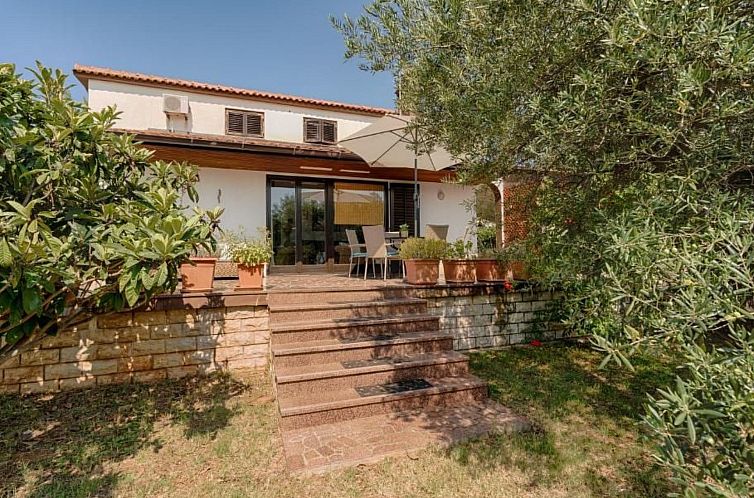 Vakantiehuis Villa "Olive Tree" mit Schwimmbad