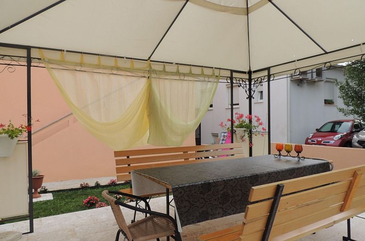 Appartement Apartment mit Balkon