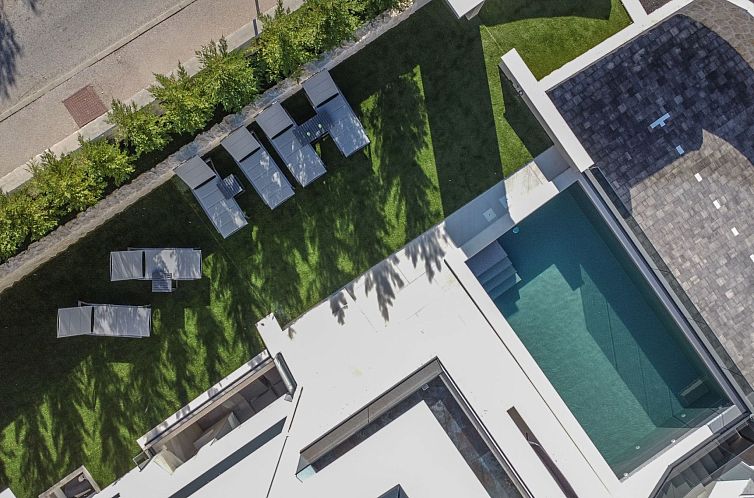 Vakantiehuis Luxusvilla Travera mit privatem Pool und Sauna