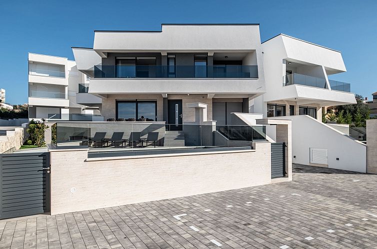 Vakantiehuis Luxusvilla Travera mit privatem Pool und Sauna